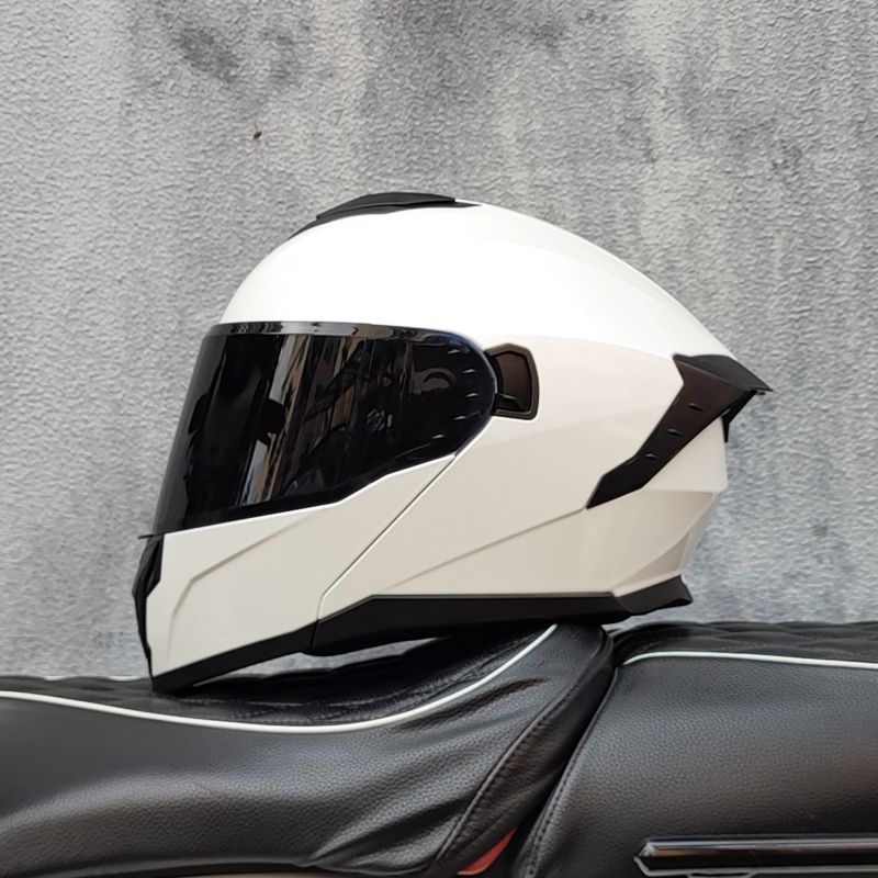 Uniwersalny kask motocyklowy z – Dual Visor Motorcycle Racing Helmet recenzja i cena